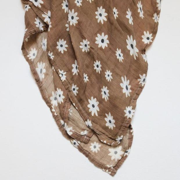 Organic Cotton Swaddle Daisy