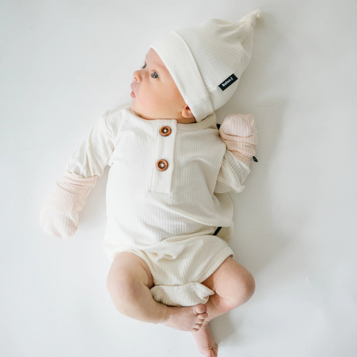 Ribbed Bamboo Long Sleeve Onesie: Ivory