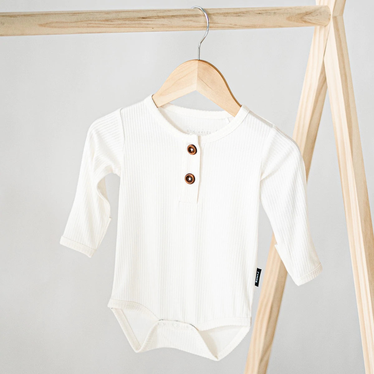 Ribbed Bamboo Long Sleeve Onesie: Ivory